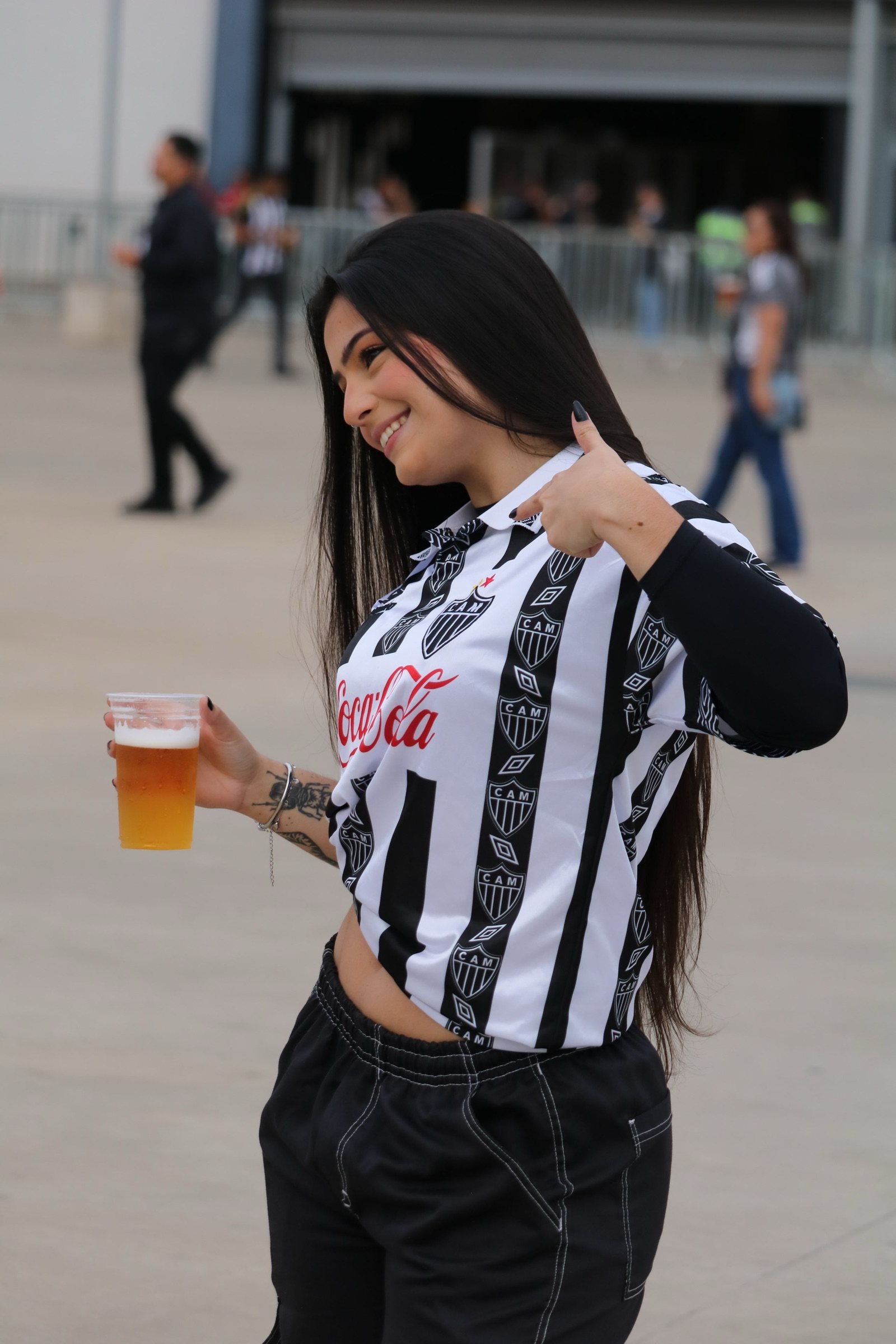 Ana Mafra com o manto alvinegro em dia de jogo